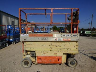 JLG Scissor Lift