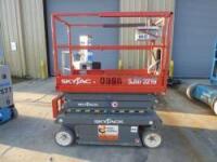 SKYJACK Scissor Lift