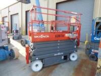 SKYJACK Scissor Lift