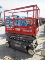 JLG Skyjack Electric Scissor Lift