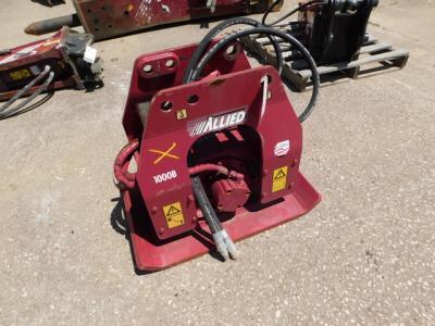 2013 Plate Compactor for TLB840