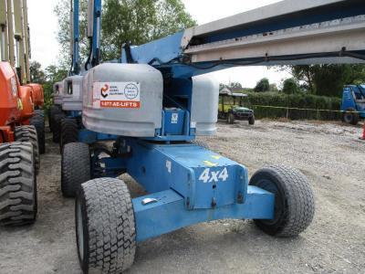 Genie Articulating Boom Lift