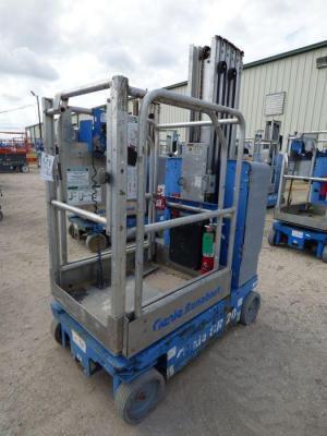 Genie Mast Lift