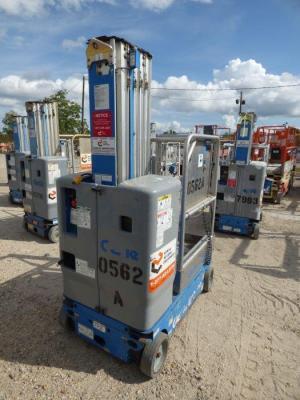 Genie Mast Lift