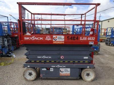 Skyjack Scissor Lift