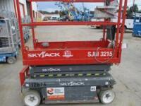 Skyjack Scissor Lift