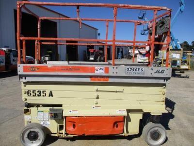 JLG Scissor Lift