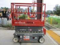 Skyjack Scissor Lift
