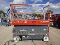 Skyjack Scissor Lift