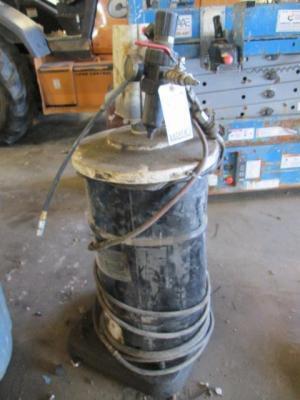 Pneumatic Grease Pump and Cart