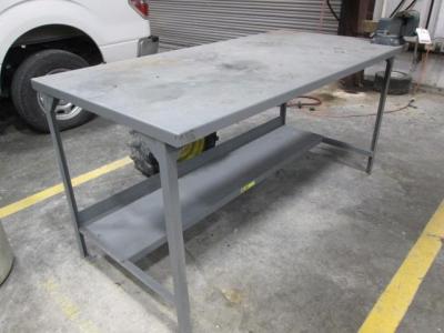 Table Vise with Metal Table