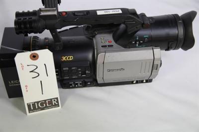 PANASONIC DVX100 CAMERA