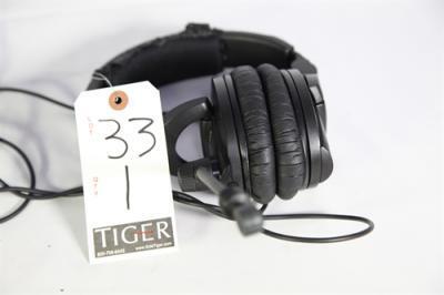 SENNHEISER HEAD PHONES