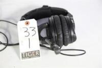 SENNHEISER HEAD PHONES