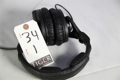 SENNHEISER HEAD PHONES