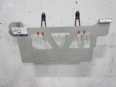 M & R TRI LOC Pallet