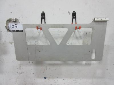 M & R TRI LOC Pallet
