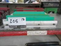 M & R 16in Textile Machine Screen Printing Squeegees