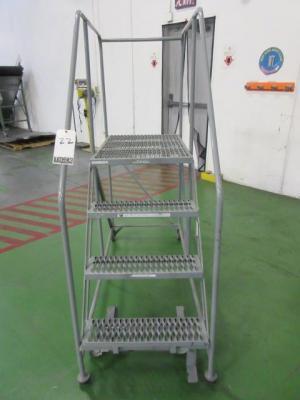 4 Step Rolling Work Platform Ladder