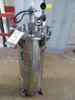 Graco Stainless Steel Pressure Vessel with Agitator