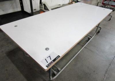 Roseburg S11 White Table