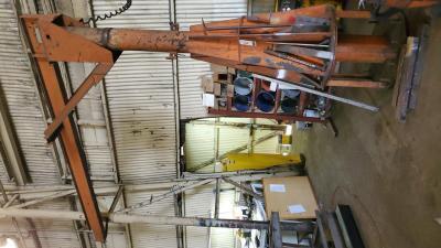 Pole Mounted Coffing Crane