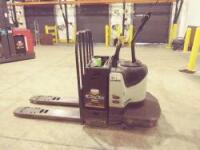 Crown Walkie/Rider Pallet Truck