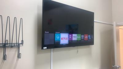 60" Samsung Smart TV