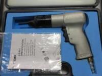 Pneumatic Rivet Nut Guns