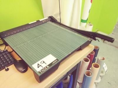 Heavy Duty Paper Trimmer