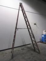 Louisville 12ft Fiberglass Ladder