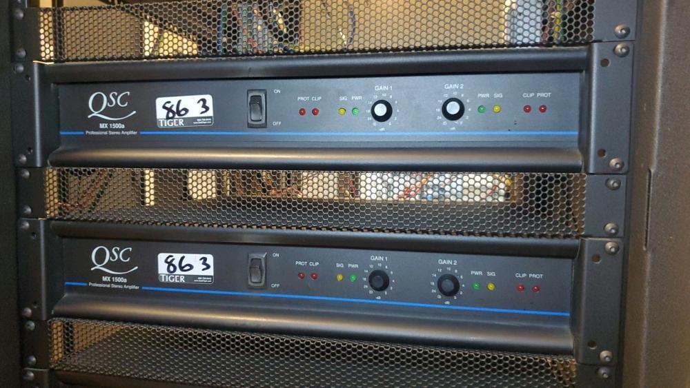 QSC MX 1500a プロフェッショナルステレオアンプ QSC MX1500a -