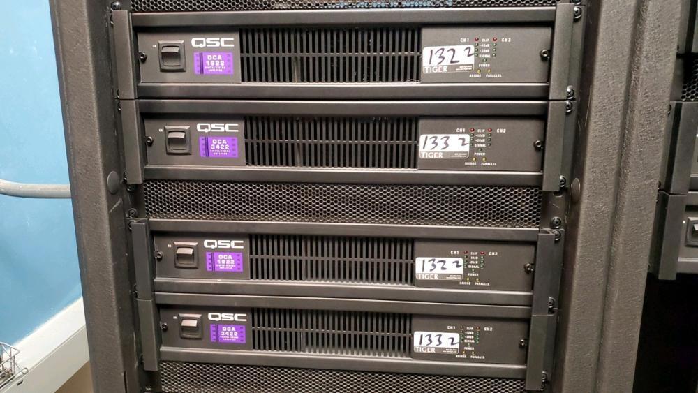 QSC DCA 1622 パワーアンプ QSC DCA 1622 AMPLIFIER 2 X 500W | Cinemanext SA