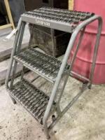 Cotterman 3-Step Stand