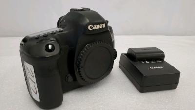 Canon Eos 5D Mark III Camera