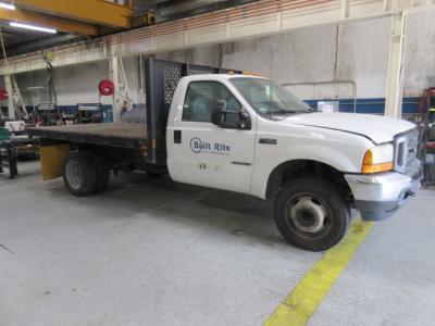 2001 Ford F450 XL Flatbed Truck