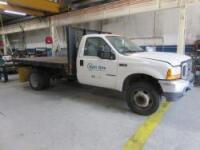2001 Ford F450 XL Flatbed Truck