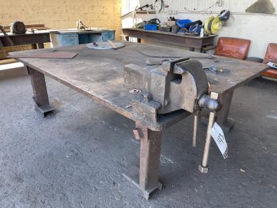 Lot Steel Work Table with Vise