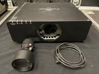 Panasonic PT-DZ6700 Projector