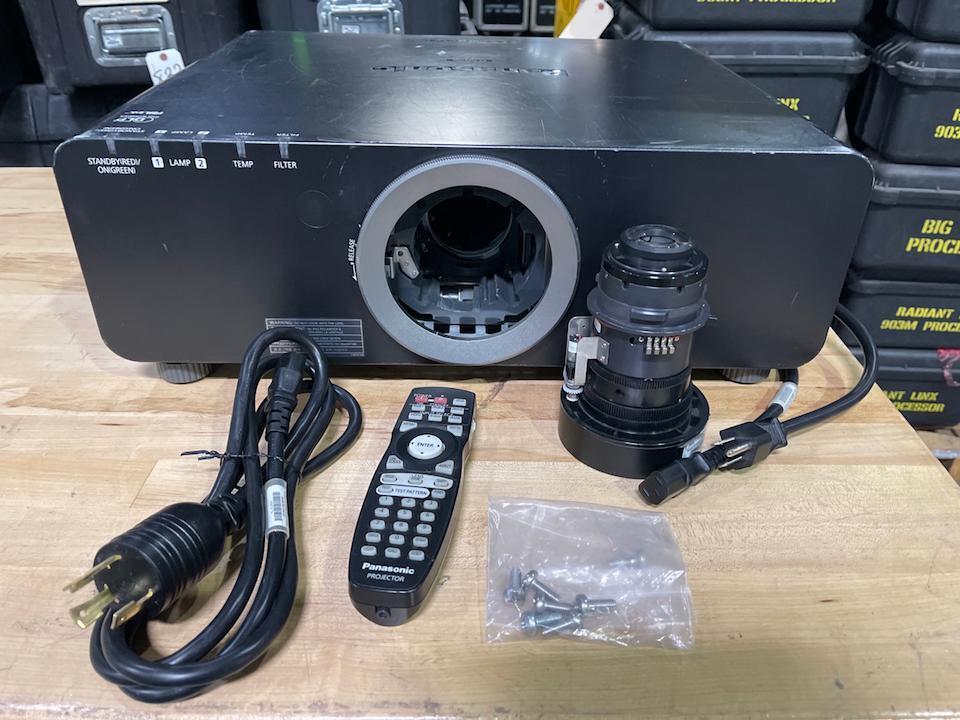 Panasonic PT-DZ6700 Projector
