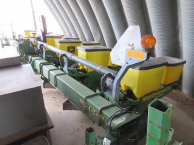 1998 John Deere 1700 6-Row Planter