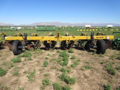DL Industries 19 foot Row Stalker/Root Puller