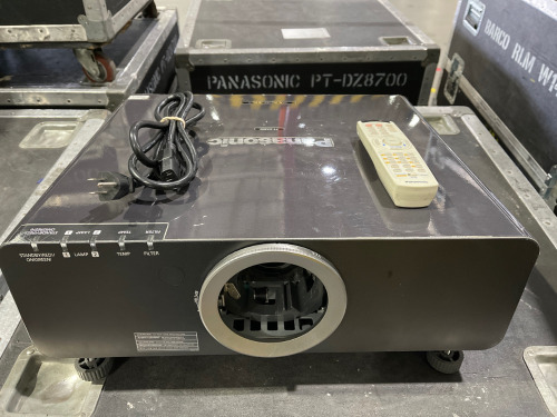 8K Panasonic PT-DX800UK DLP Projector