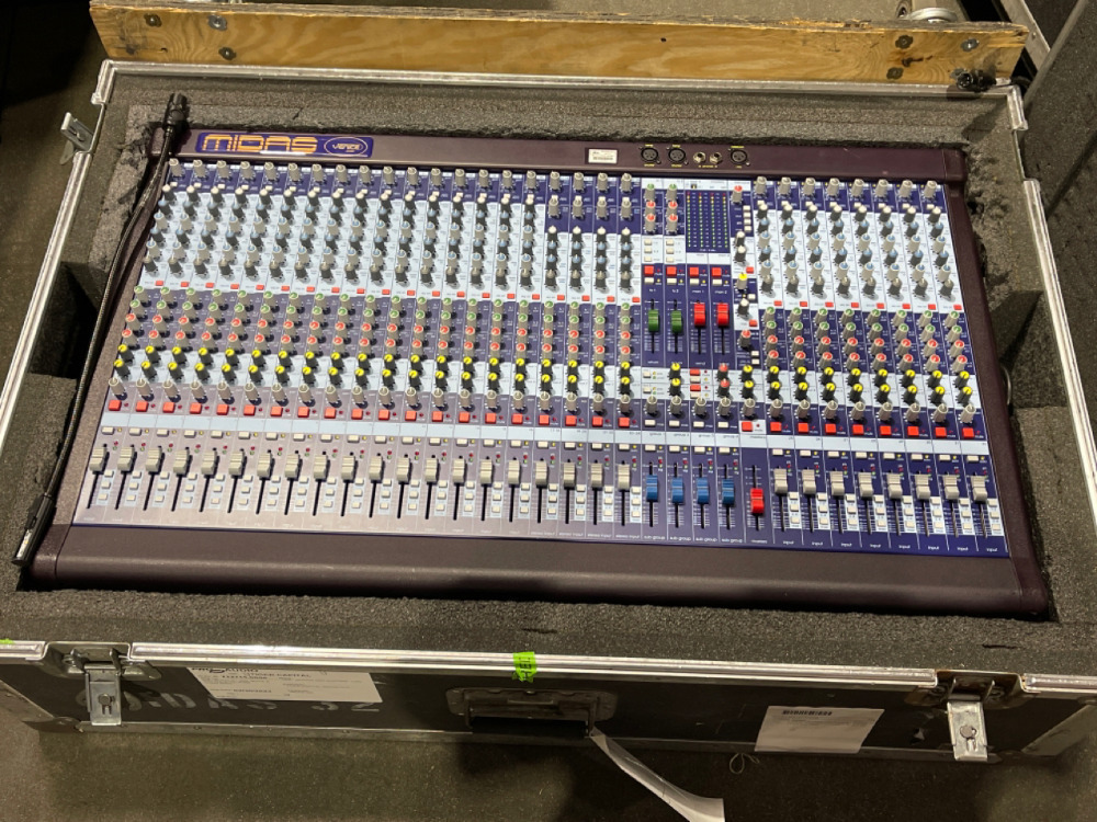 Midas Venice 320 32-Channel Audio Mixer