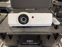 Eiki EK-303U LCD Projector