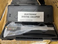 Lot (100) Universal Astro Electronic Digital Calipers