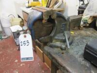 Bench Vise