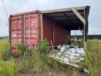 Lot 40' Shipping Container