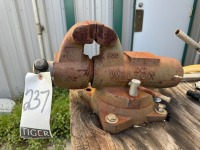 Wilton 400 Vice