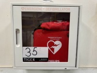 Phillips Heartstart Defribrillator w/ Case